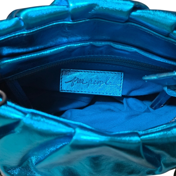 Free People Viva La Vegan Blue Metallic Shoulder Bag With Removable Chain Strap - Picture 5 of 5